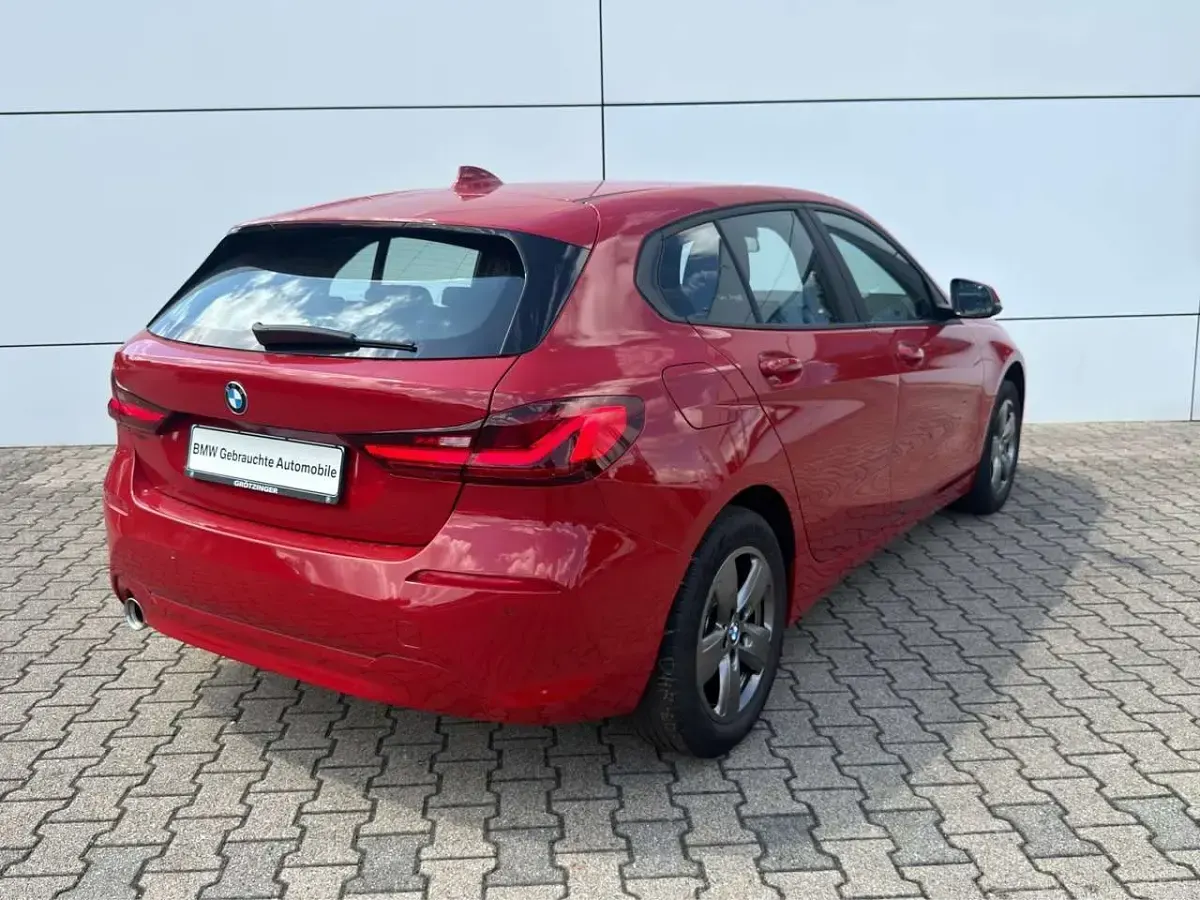Gebraucht BMW 118 136 PS (100 kW) 2023 Melbournerot metallic Kleinwagen