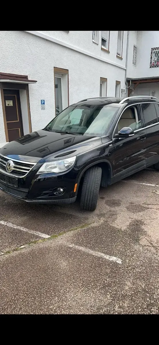Gebraucht VW Tiguan Edition 200 PS (147 kW) 2010 Schwarz SUV