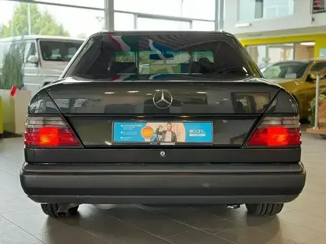 Gebraucht Mercedes E250 AMG 90 PS (66 kW) 1987 Grau Limousine