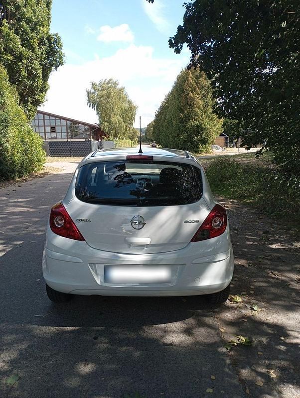 Gebraucht Opel Corsa 69 PS (50 kW) 2011 Weiß Kleinwagen