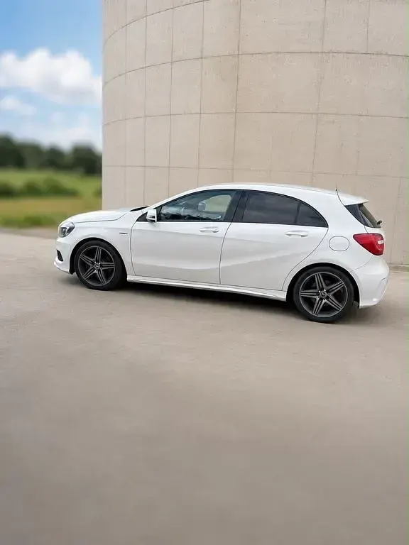 Gebraucht Mercedes A250 211 PS (155 kW) 2013 Weiß Kleinwagen