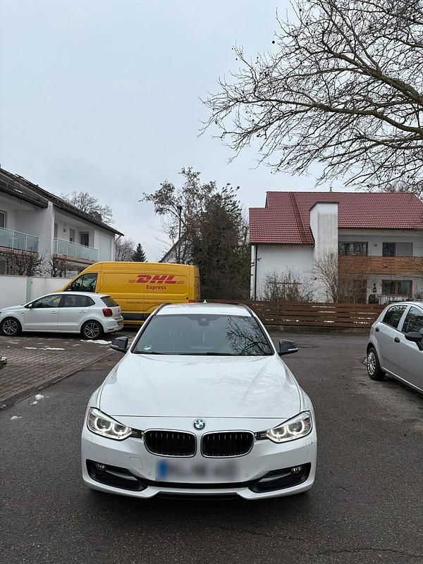Weiß Gebraucht 2014 BMW 318 Sport Line Kombi | 10.000 € (Fairer Preis) - Bild 1/4