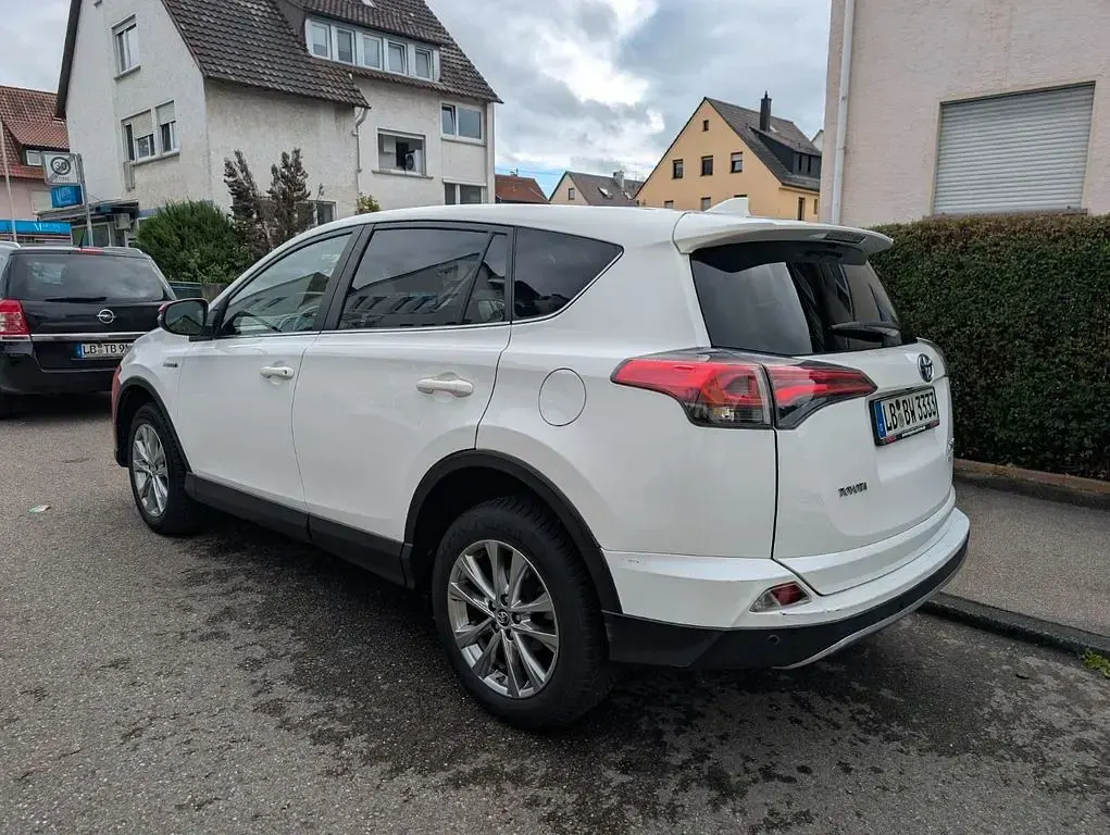 Gebraucht Toyota RAV4 155 PS (114 kW) 2017 Weiß SUV