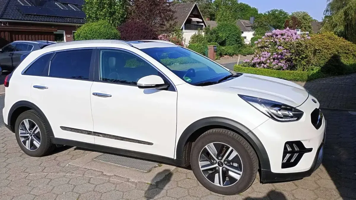 Gebraucht Kia Niro Plus 141 PS (103 kW) 2021 Weiß SUV