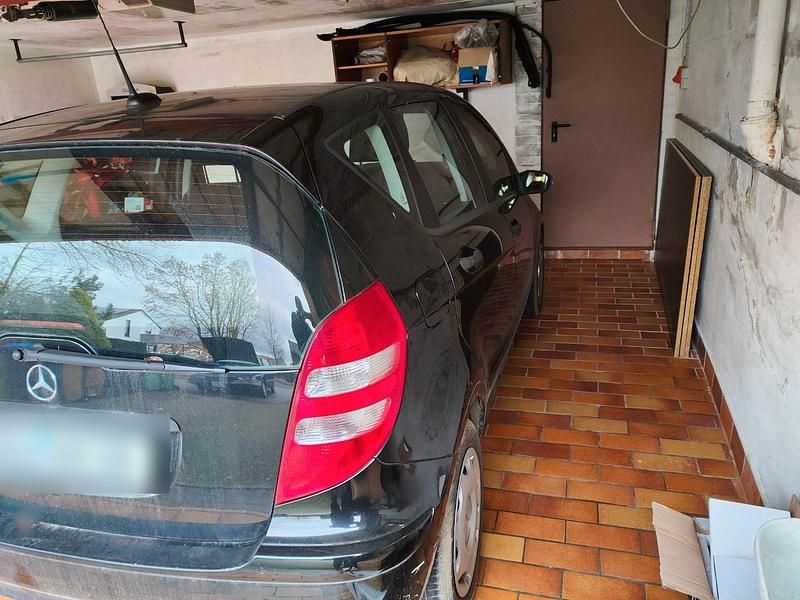 Gebraucht Mercedes A180 109 PS (80 kW) 2008 Schwarz Kleinwagen