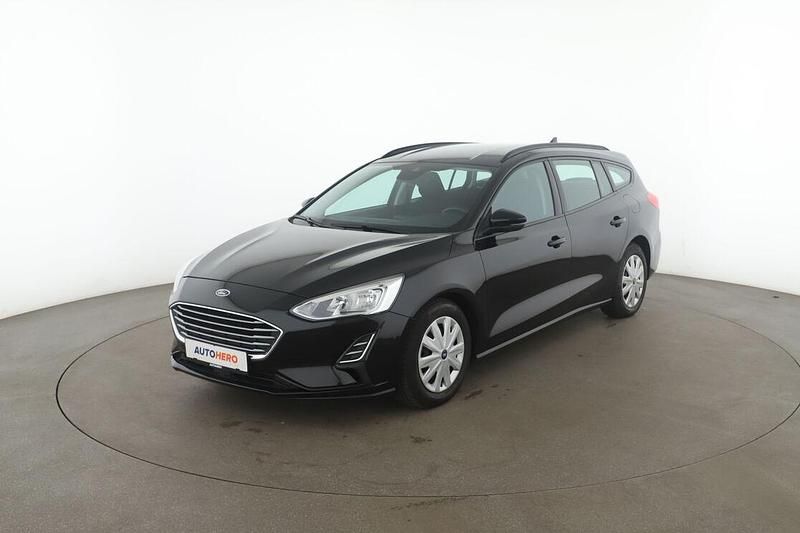 Schwarz Gebraucht 2018 Ford Focus Trend Kombi | 10.520 € (Superpreis) - Bild 1/3