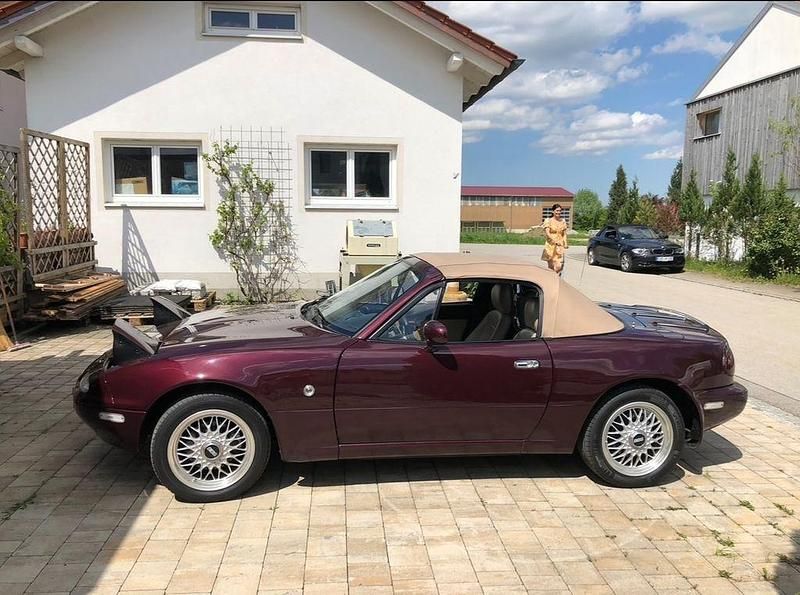 Gebraucht Mazda MX5 Cosmo 90 PS (66 kW) 1996 Violett Cabrio