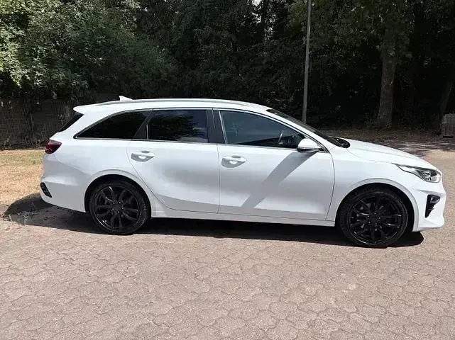 Gebraucht Kia Ceed Sportswagon Vision 140 PS (102 kW) 2019 Casa weiß uni Kombi