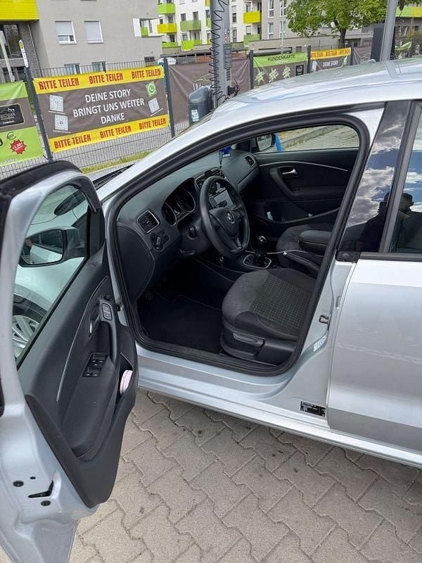 Second-hand VW Polo Sound 90 CP (66 kW) 2016 Argintiu Hatchback