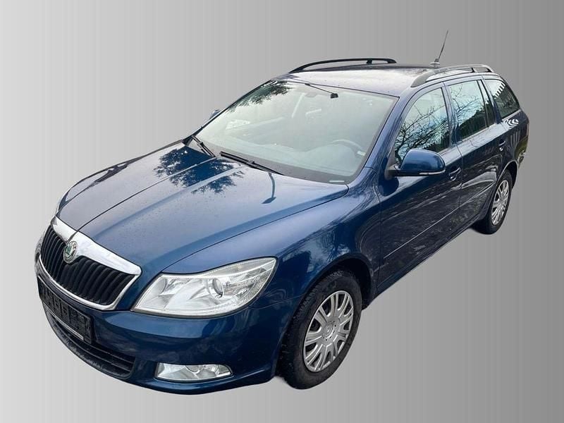 Gebraucht Skoda Octavia 105 PS (77 kW) 2010 Blau Kombi