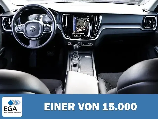 Gebraucht Volvo V60 150 PS (110 kW) 2019 Schwarz metallic Kombi