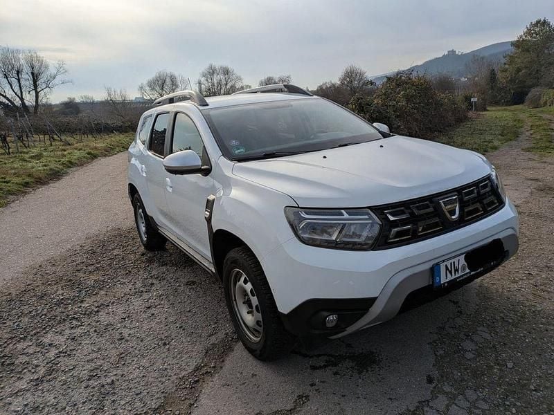 Weiß Gebraucht 2021 Dacia Duster Prestige SUV | 17.900 € (Guter Preis) - Bild 1/4