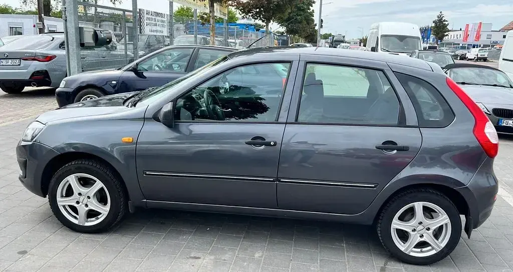 Gebraucht Lada Kalina 87 PS (63 kW) 2015 Grau Limousine