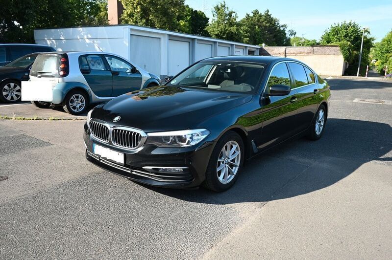 Schwarz Gebraucht 2018 BMW 520 Efficient Dynamics Limousine | 20.400 € (Guter Preis) - Bild 1/4