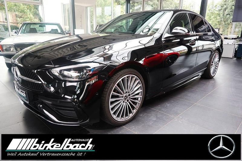 Schwarz Gebraucht 2022 Mercedes C200 AMG Limousine | 38.400 € (Etwas zu teuer) - Bild 1/4