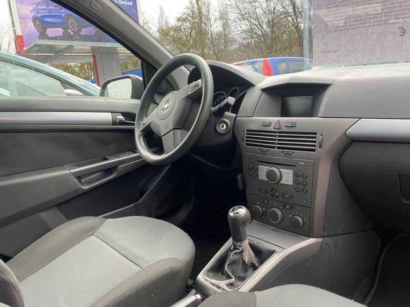 Gebraucht Opel Astra Enjoy 105 PS (77 kW) 2005 Rot Limousine