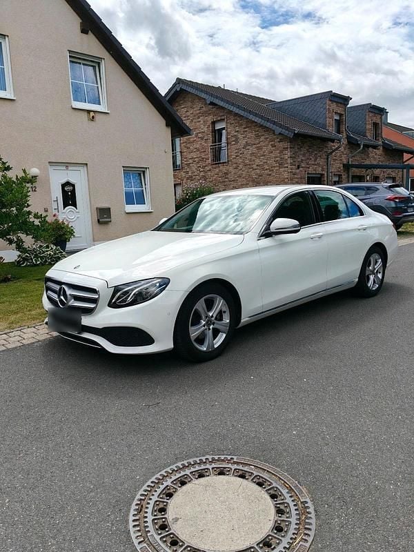 Gebraucht Mercedes E200 Avantgarde 184 PS (135 kW) 2018 Weiß Limousine