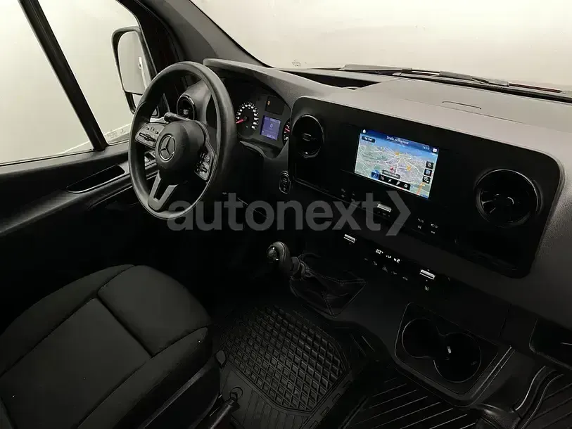 Second-hand Mercedes Sprinter 190 CP (139 kW) 2022 Roșu Van