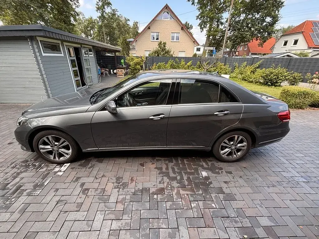 Gebraucht Mercedes E350 Avantgarde 258 PS (189 kW) 2015 Grau Limousine
