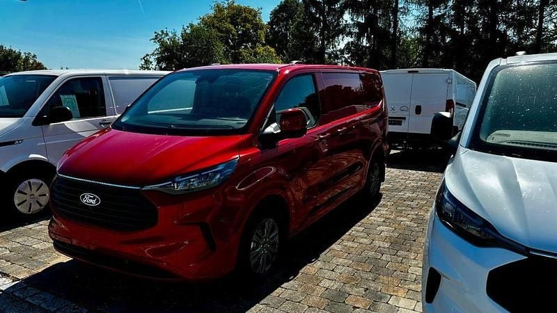 Rot Gebraucht 2024 Ford Transit Custom Van / Kleinbus | 47.950 € (Teuer) - Bild 1/4