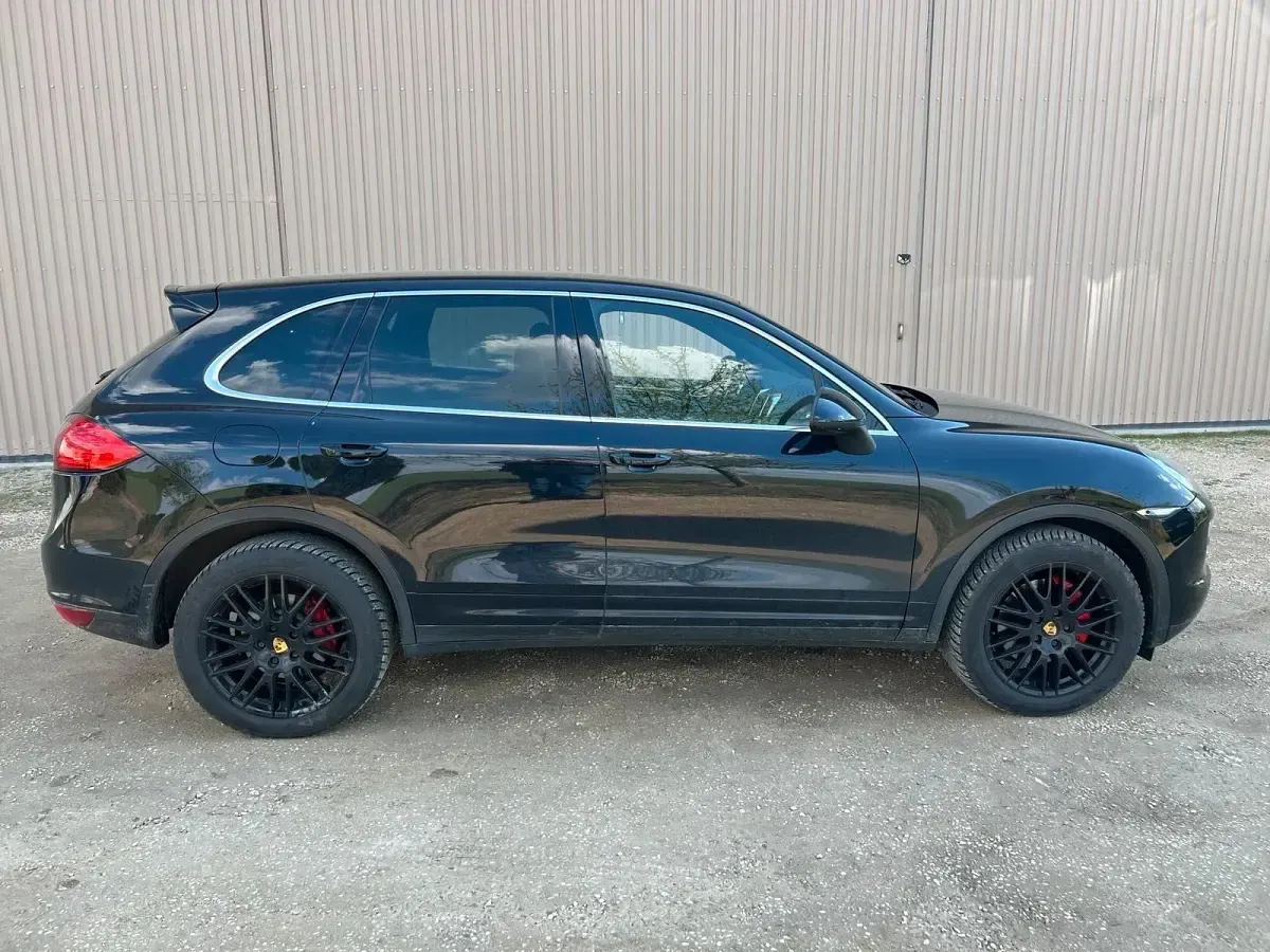 Gebraucht Porsche Cayenne 245 PS (180 kW) 2012 Schwarz SUV