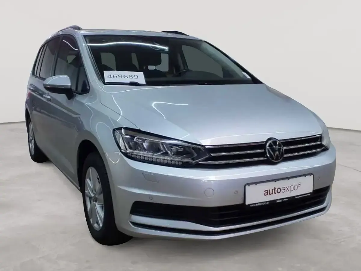 Gebraucht VW Touran Comfortline 150 PS (110 kW) 2021 Van / Kleinbus