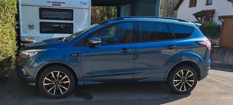 Gebraucht Ford Kuga ST-Line 175 PS (128 kW) 2018 Blau SUV