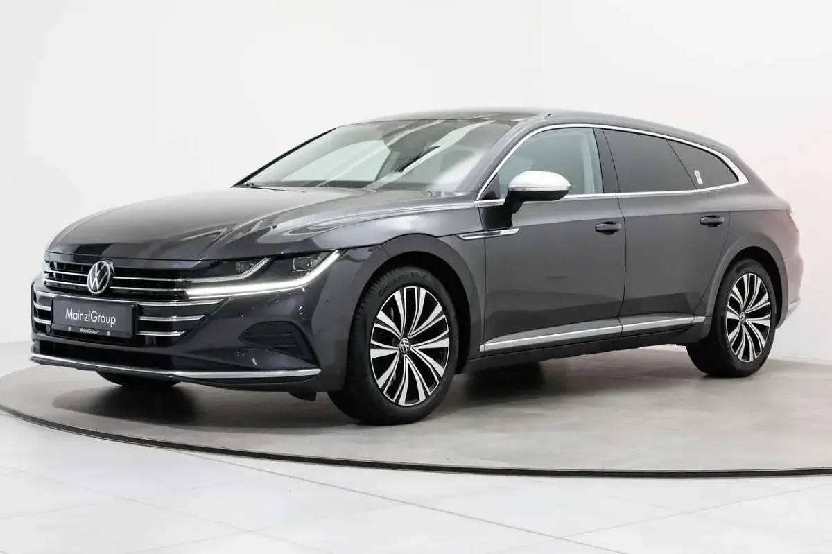Gebraucht VW Arteon Elegance 150 PS (110 kW) 2023 Mangangrau metallic (metallic) Kombi