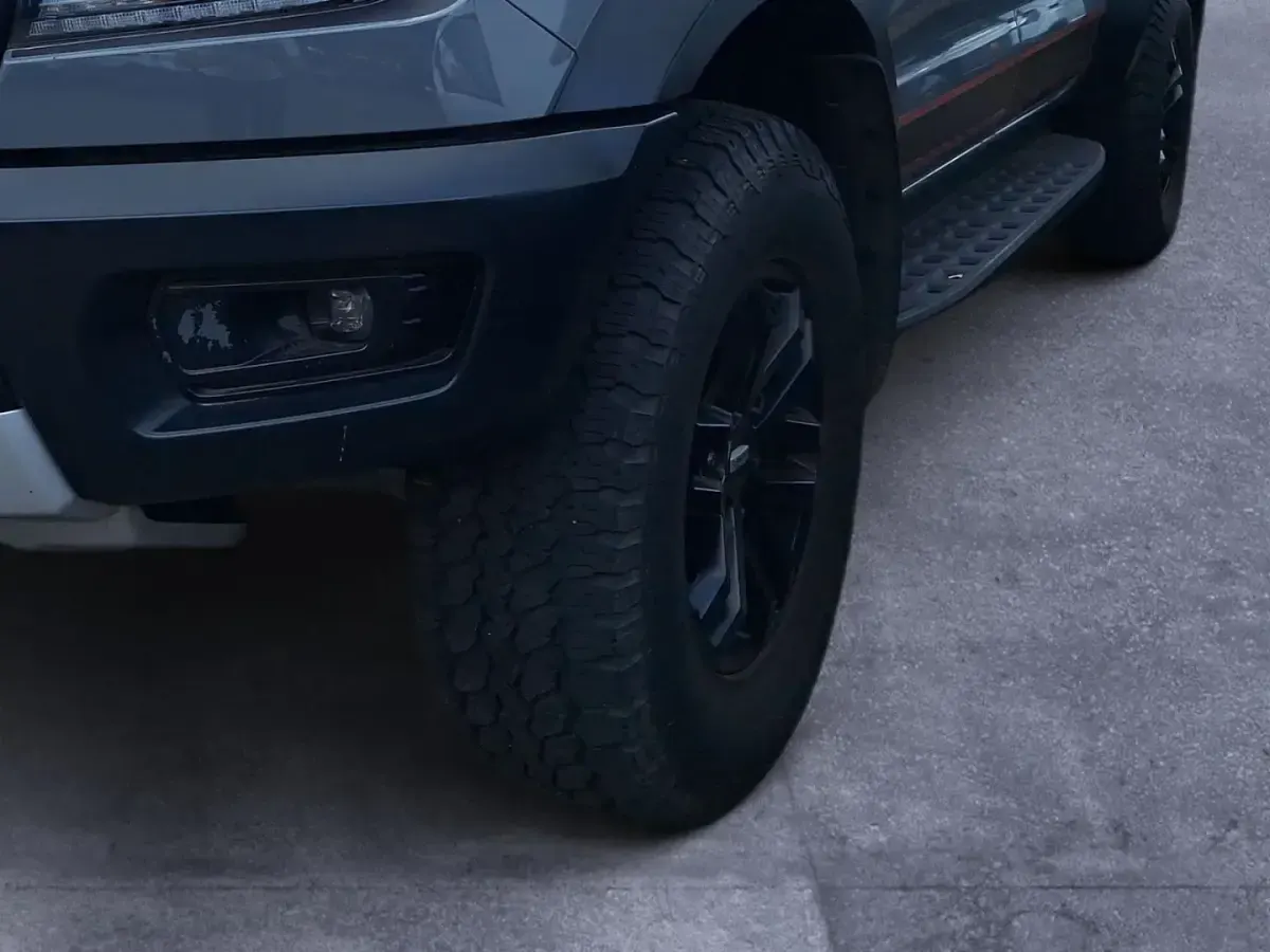 Gebraucht Ford Ranger Raptor 212 PS (155 kW) 2023 Grau Pickup