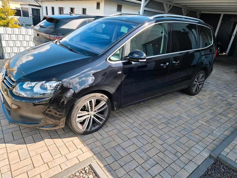 Gebraucht VW Sharan 177 PS (130 kW) 2015 Schwarz Van / Kleinbus