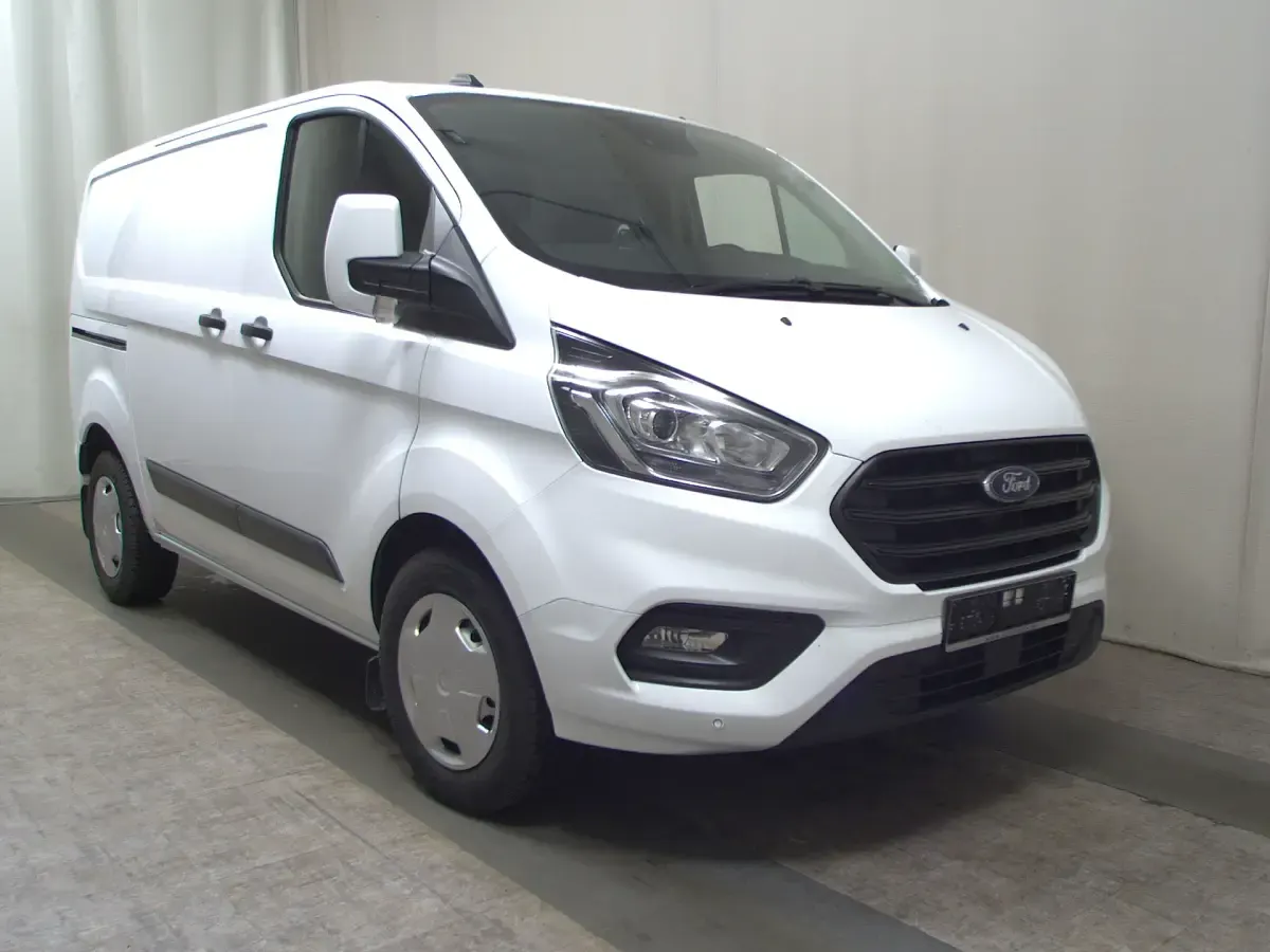 Używany Ford Transit Custom Trend 131 KM (96 kW) 2022 Biały Sedan/Limuzyna