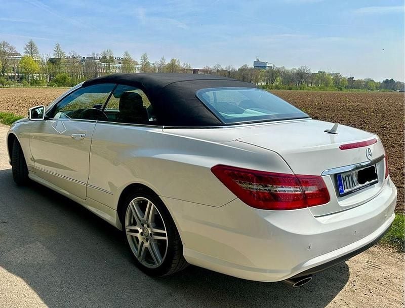 Gebraucht Mercedes E200 AMG 184 PS (135 kW) 2012 Weiß Cabrio