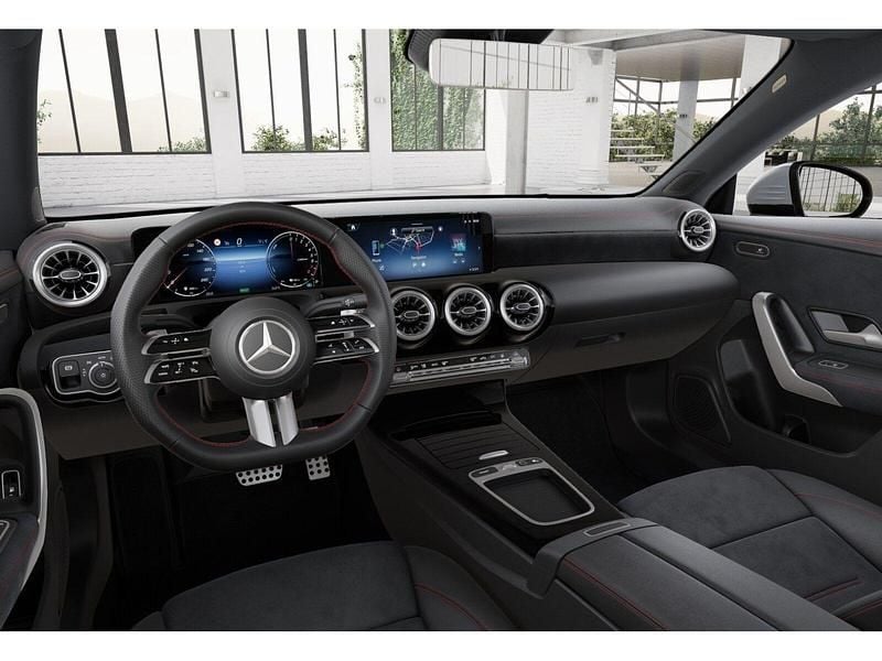 Gebraucht Mercedes CLA250e AMG line 163 PS (119 kW) 2025 Metalliclack hightechsilber Limousine