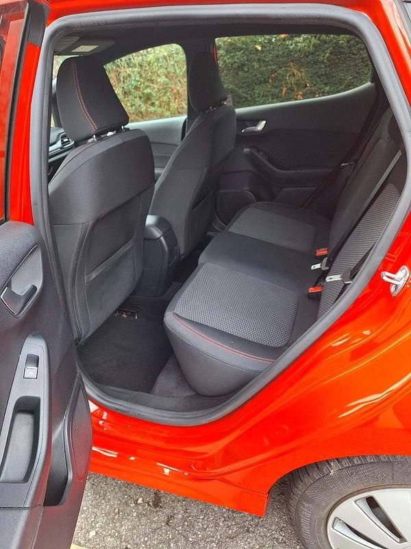 Rot Gebraucht 2021 Ford Fiesta ST-Line Kleinwagen | 11.750 € (Fairer Preis) - Bild 1/4