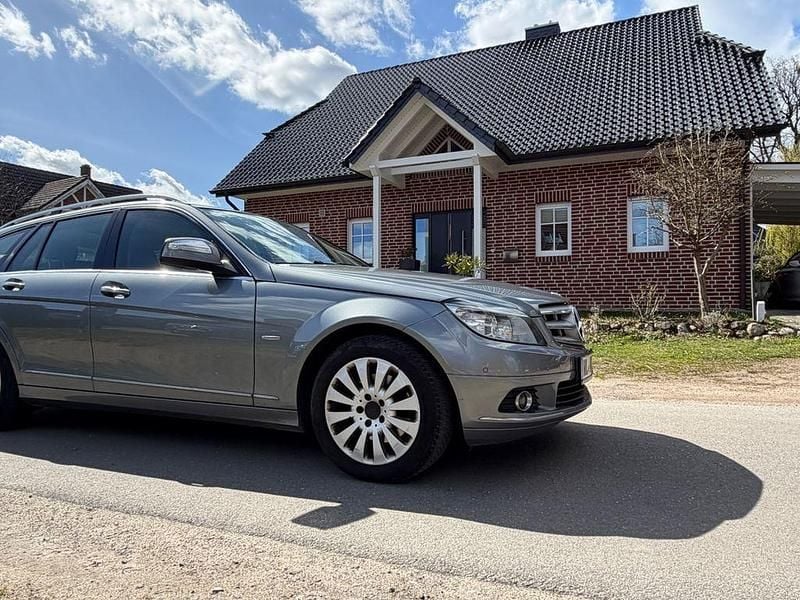 Gebraucht Mercedes C220 Elegance 170 PS (125 kW) 2008 Silber Limousine