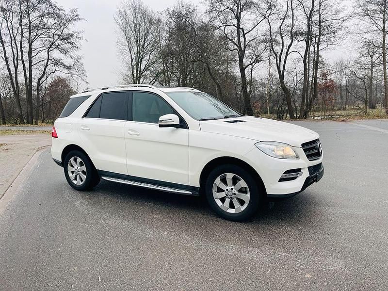Gebraucht Mercedes ML350 Sport 258 PS (189 kW) 2011 Weiß SUV