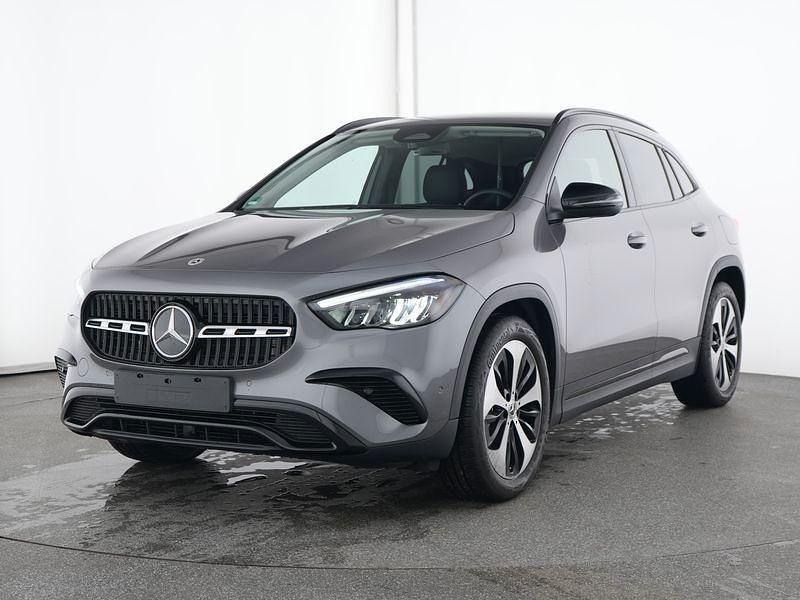Gebraucht Mercedes GLA200 Advanced 163 PS (119 kW) 2024 Metalliclack mountaingrau SUV