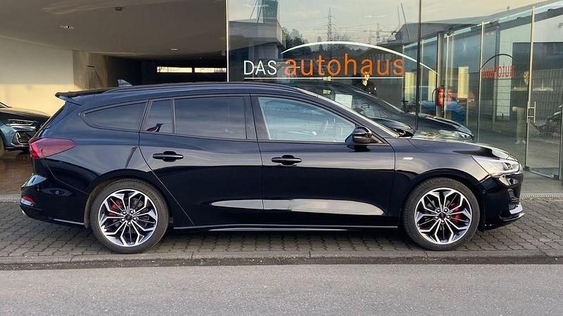 Gebraucht Ford Focus ST-Line X 155 PS (114 kW) 2025 Schwarz Limousine