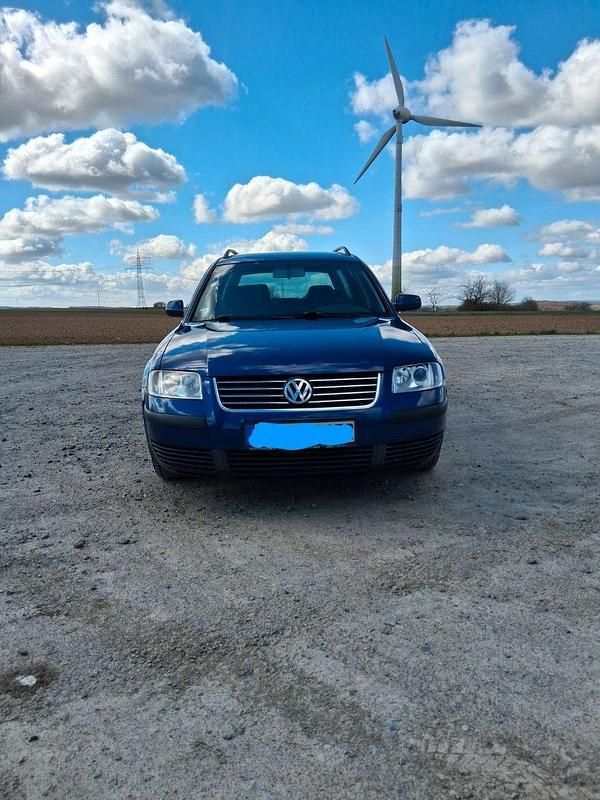 Gebraucht VW Passat 116 PS (85 kW) 2001 Blau Kombi