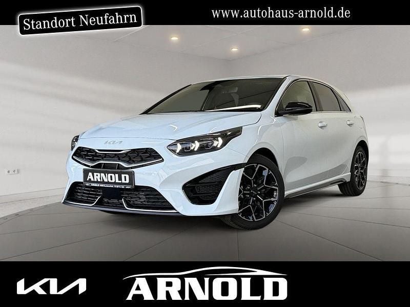 Neu Kia Ceed GT-Line 140 PS (102 kW) 2025 Weiß Kleinwagen