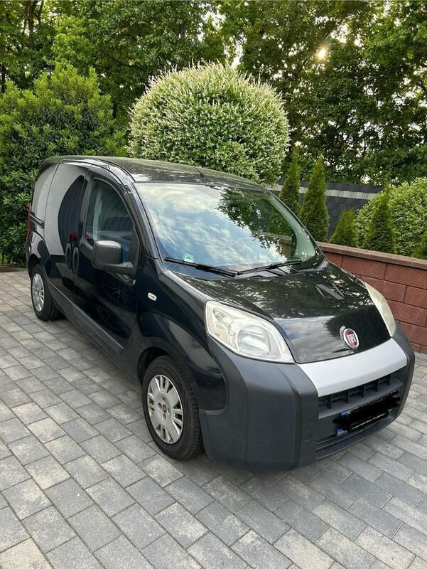 Schwarz Gebraucht 2015 Fiat Fiorino Van / Kleinbus | 4.200 € - Bild 1/4
