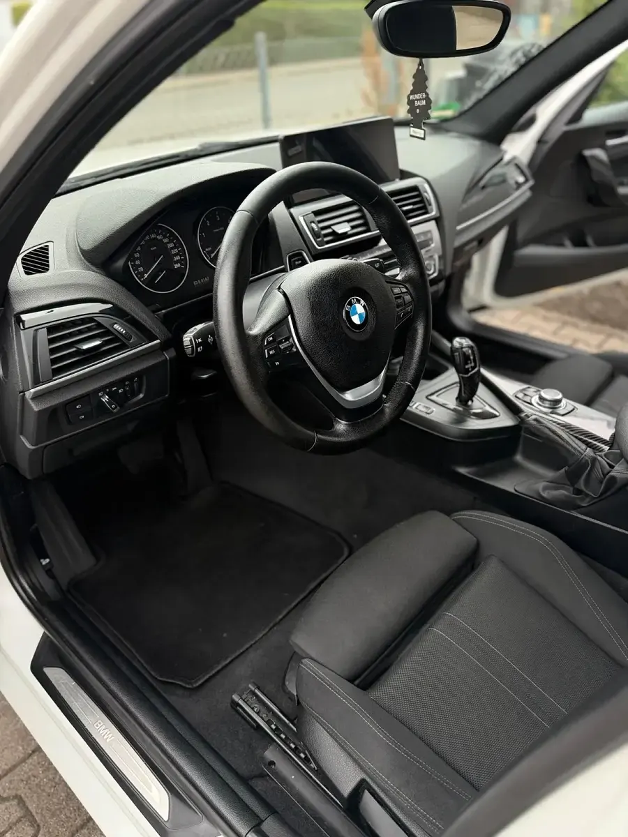 Gebraucht BMW 116 Sport Line 116 PS (85 kW) 2017 Weiß Kleinwagen