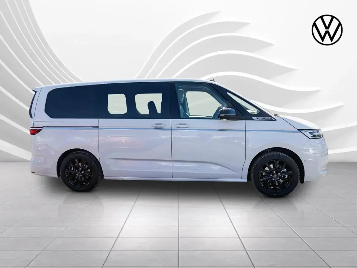 Gebraucht VW Multivan Style 150 PS (110 kW) 2025 Van / Kleinbus