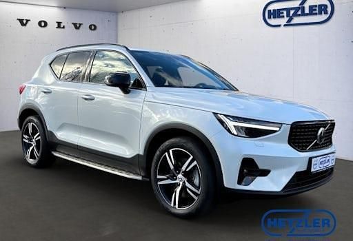 Gebraucht Volvo XC40 Plus 261 PS (191 kW) 2022 Crystal white / metallic SUV