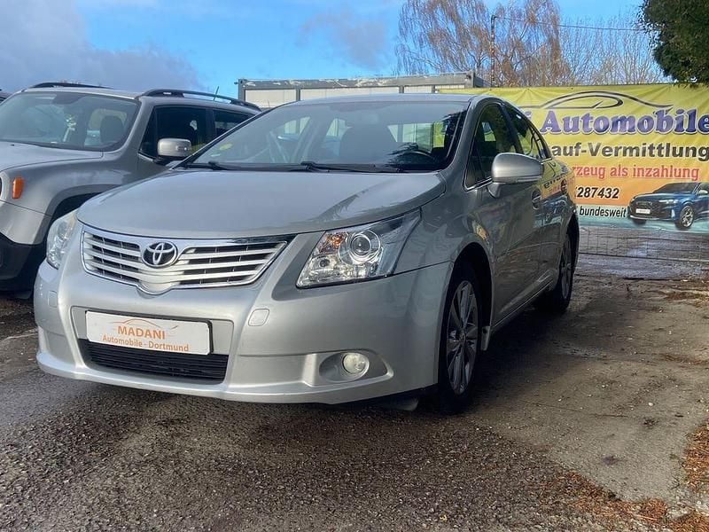 Silber Gebraucht 2010 Toyota Avensis Executive Limousine | 5.998 € (Superpreis) - Bild 1/4