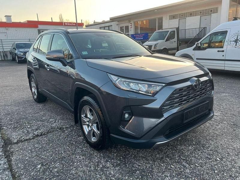 Gebraucht Toyota RAV4 175 PS (128 kW) 2022 Grau SUV