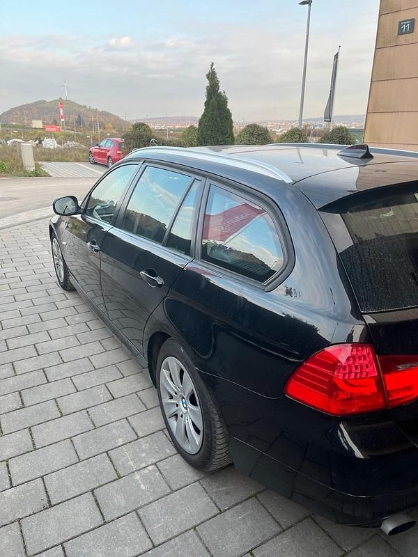 Gebraucht BMW 318 140 PS (102 kW) 2010 Kombi