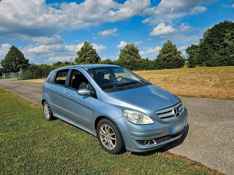 Silber Gebraucht 2007 Mercedes B180 Van / Kleinbus | 1.500 € - Bild 1/4