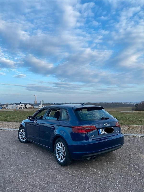 Gebraucht Audi A3 Ambition 125 PS (91 kW) 2015 Blau Limousine