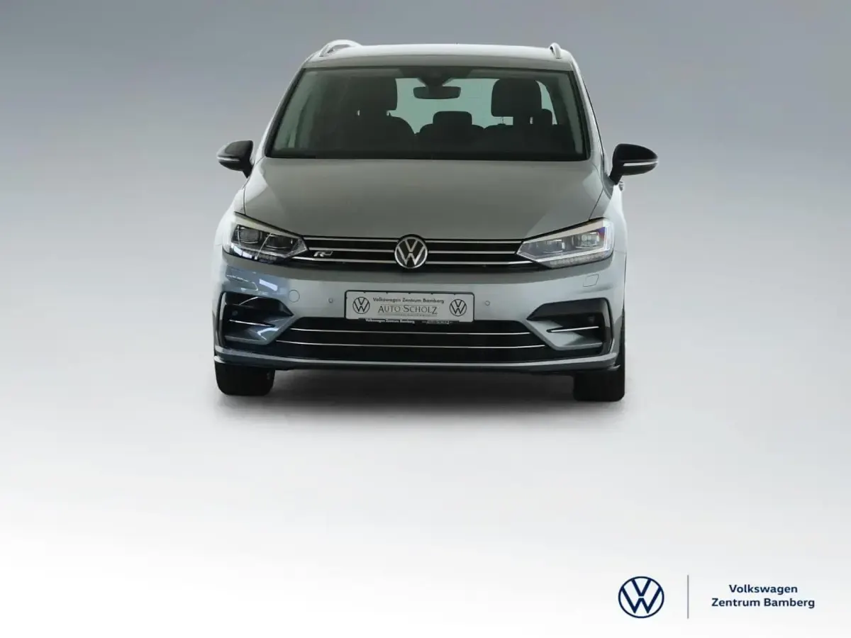 Gebraucht VW Touran Comfortline 150 PS (110 kW) 2025 Silber Van / Kleinbus